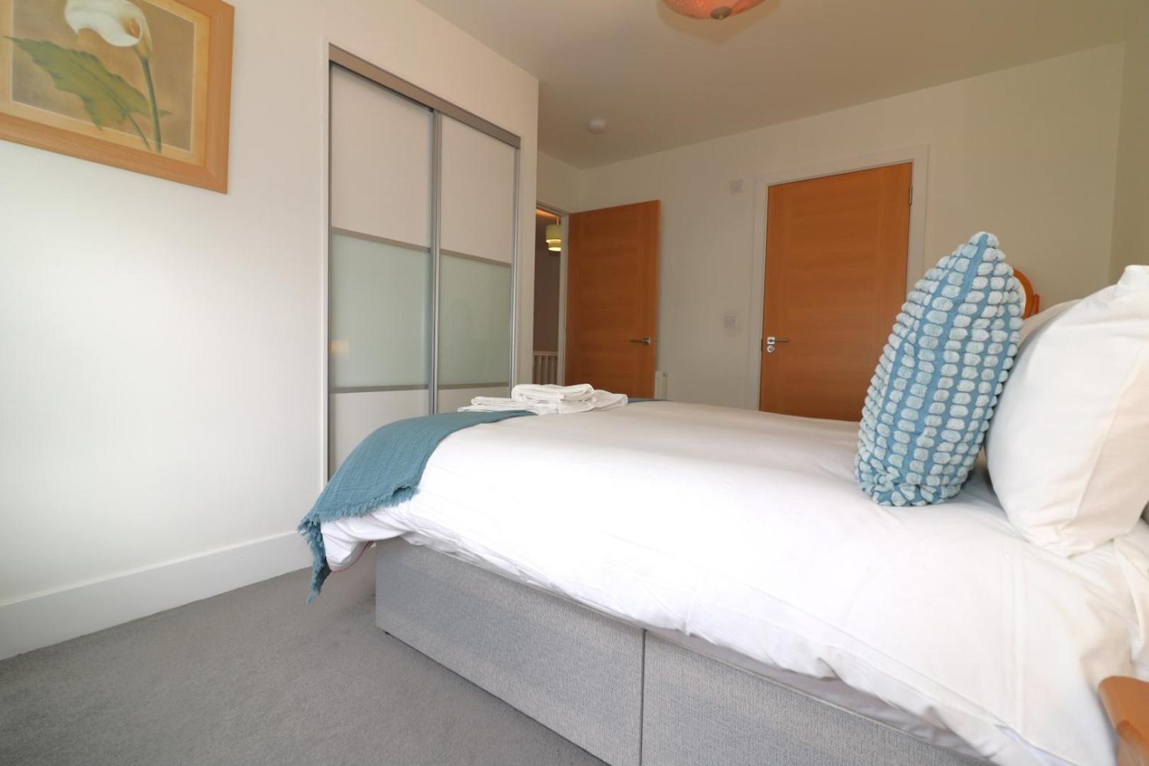 Signature - Oatlands House * Glasgow