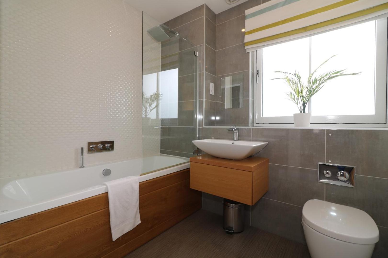 Signature - Oatlands House Apartment Glasgow