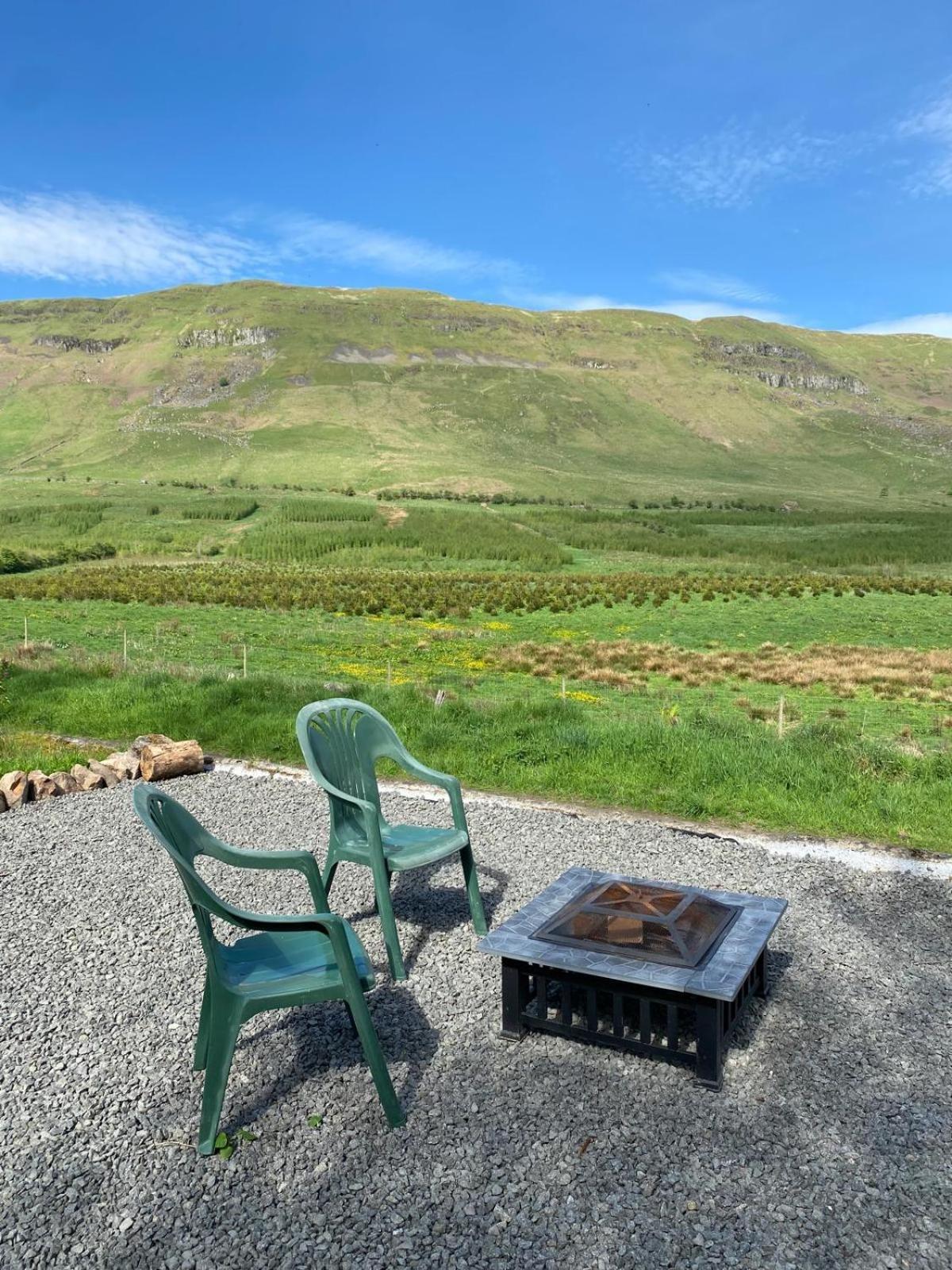 Campsie Luxury Pods With Hot Tub