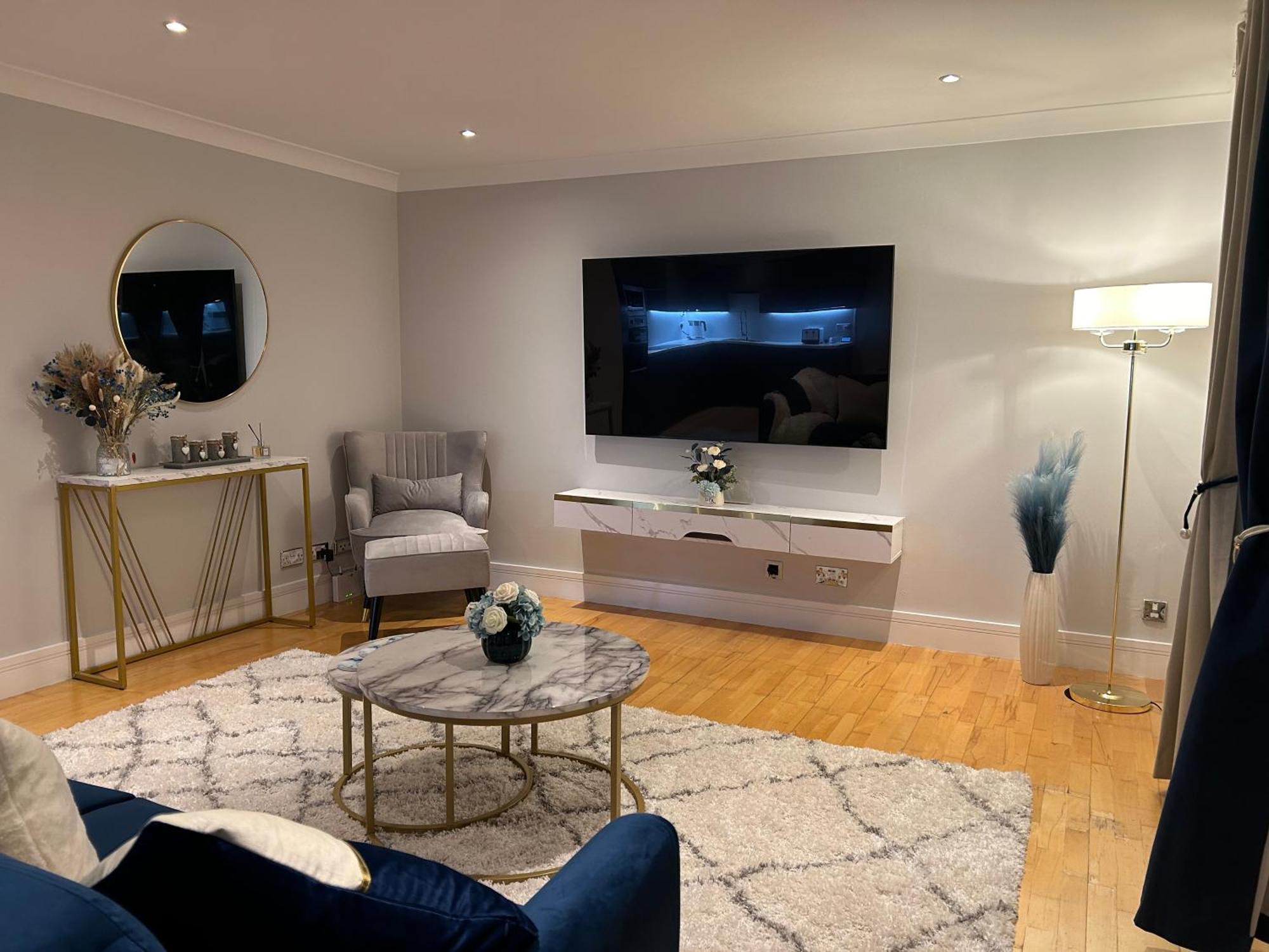 La Apartment *