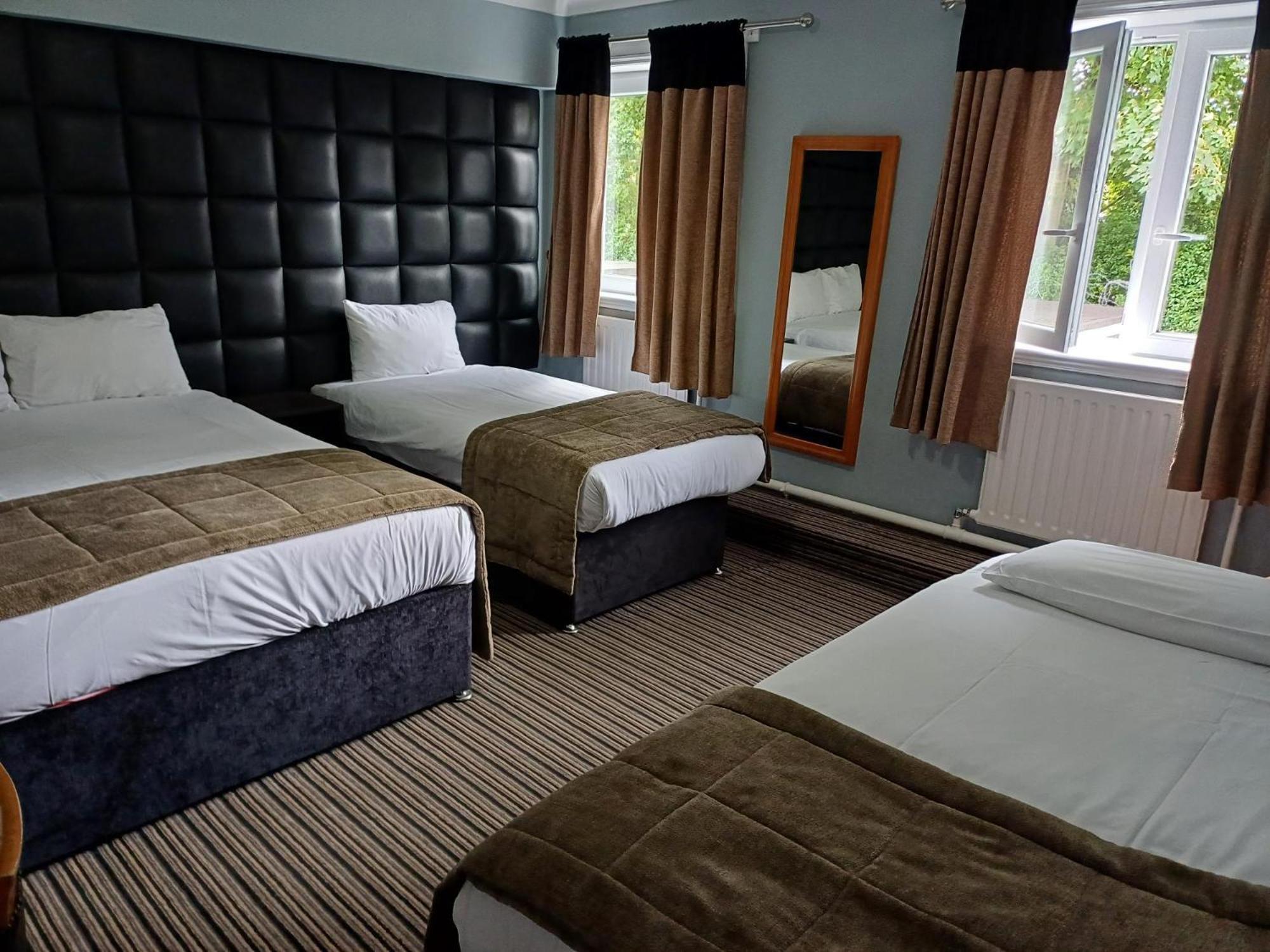 Kings Park Hotel