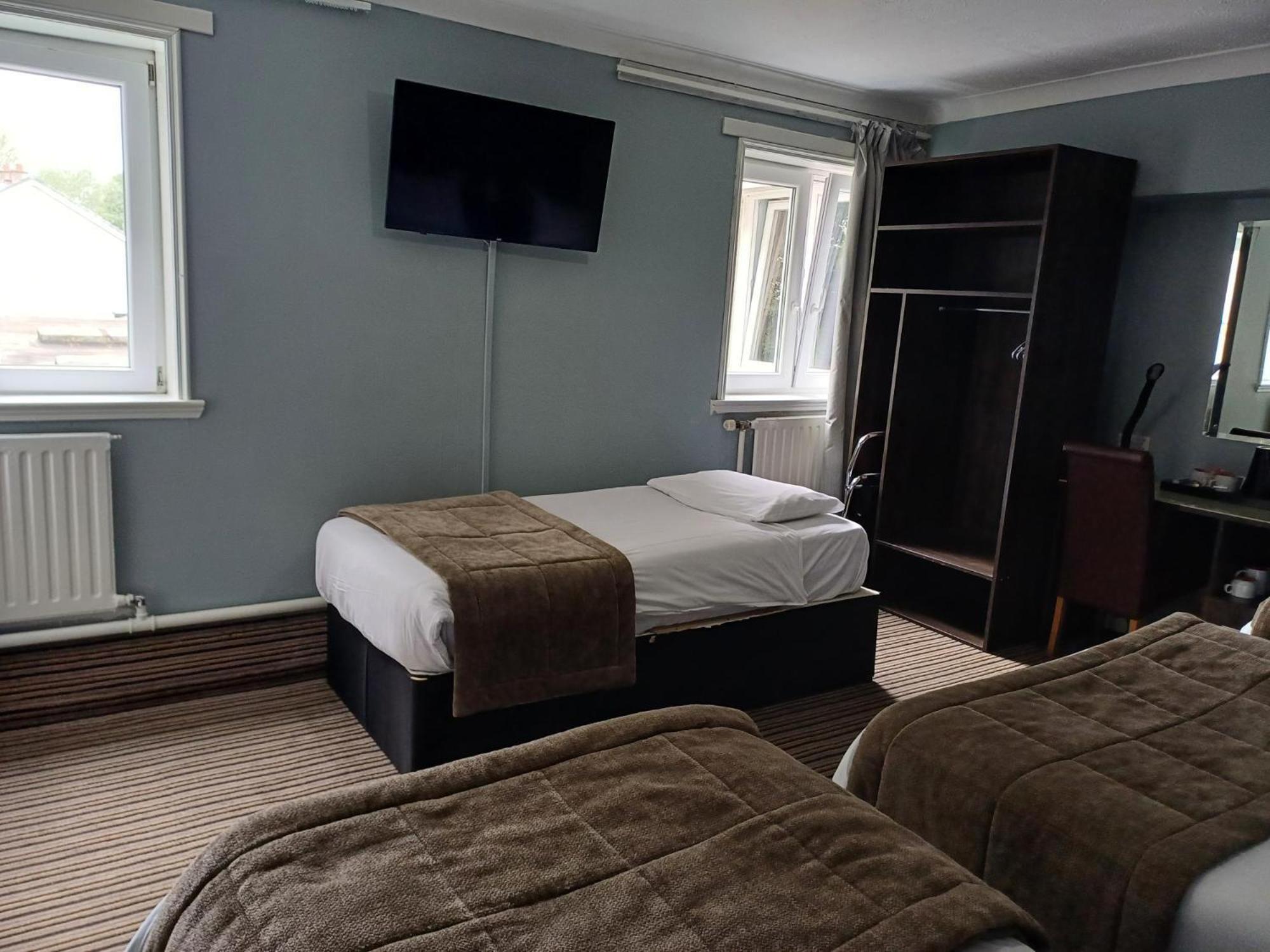 Kings Park Hotel 3*