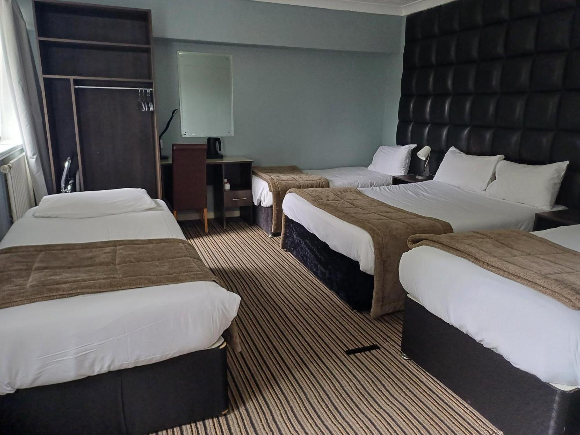 Kings Park Hotel 3*