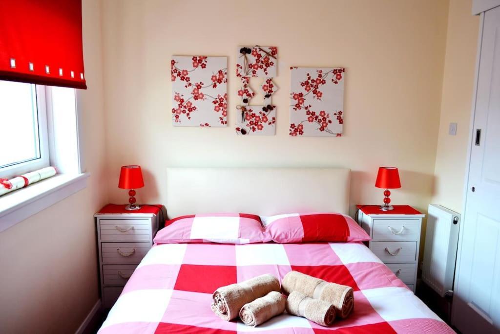 3 Bedroom - Free Parking & Wifi 350mbps Glasgow