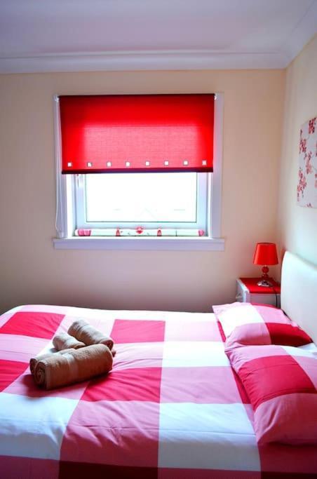 Apartment 3 Bedroom - Free Parking & Wifi 350mbps