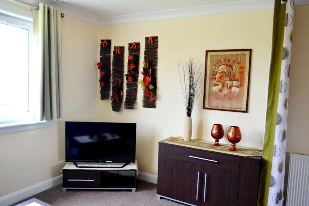 Apartment 3 Bedroom - Free Parking & Wifi 350mbps *