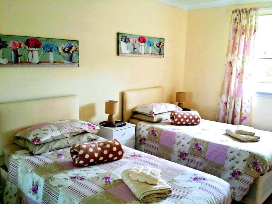 Apartment 3 Bedroom - Free Parking & Wifi 350mbps *