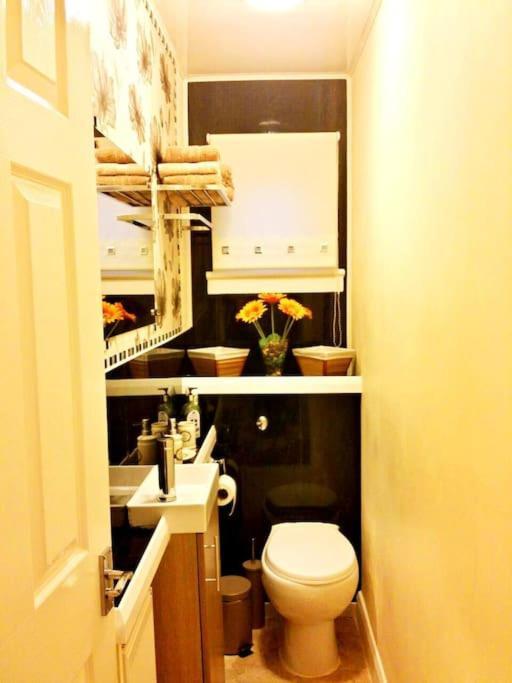 3 Bedroom - Free Parking & Wifi 350mbps Apartment Glasgow