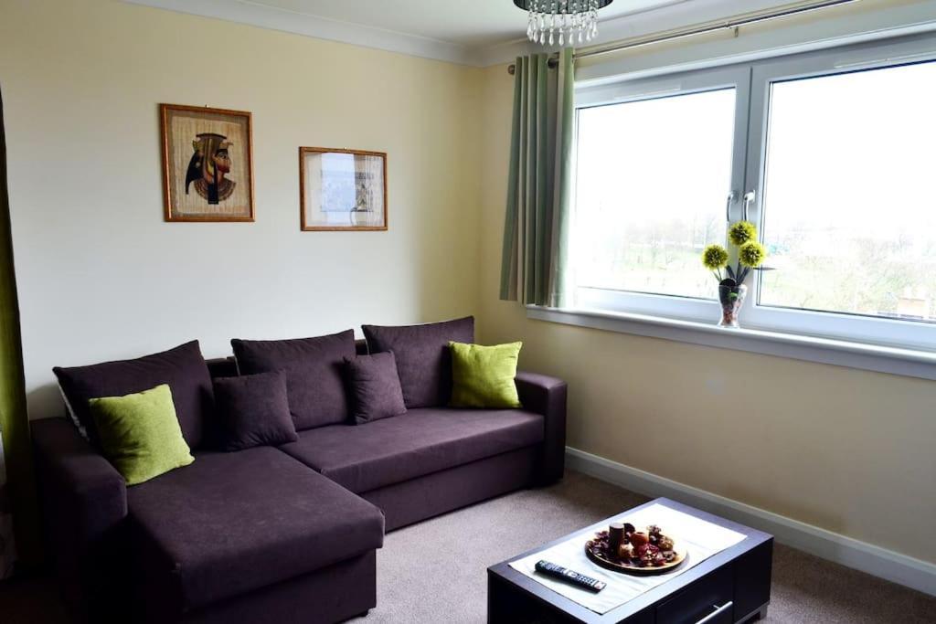 Apartment 3 Bedroom - Free Parking & Wifi 350mbps Glasgow