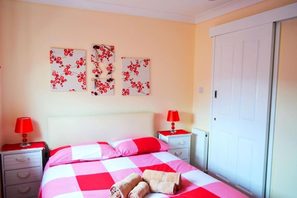 3 Bedroom - Free Parking & Wifi 350mbps Glasgow
