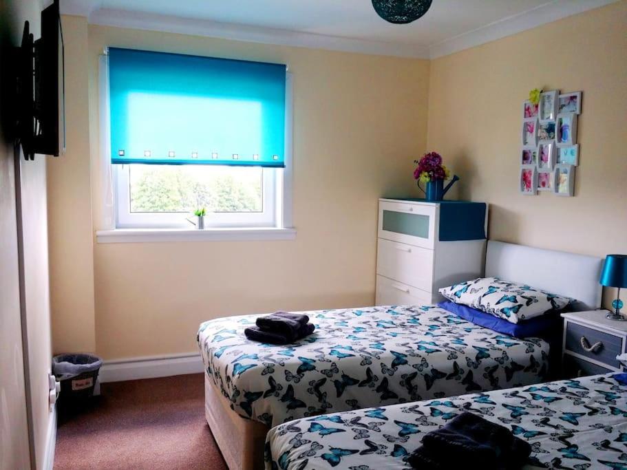 3 Bedroom - Free Parking & Wifi 350mbps Apartment Glasgow