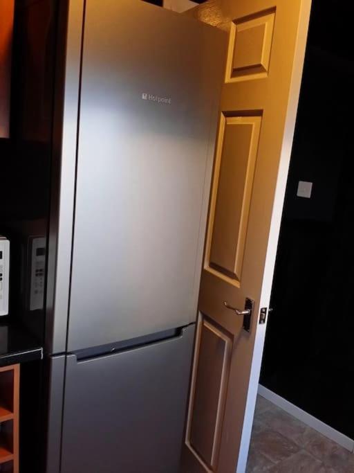 Apartment 3 Bedroom - Free Parking & Wifi 350mbps Glasgow