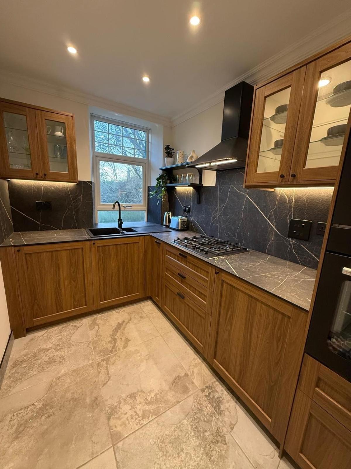 Apartment Away From In - Free Street Parking
