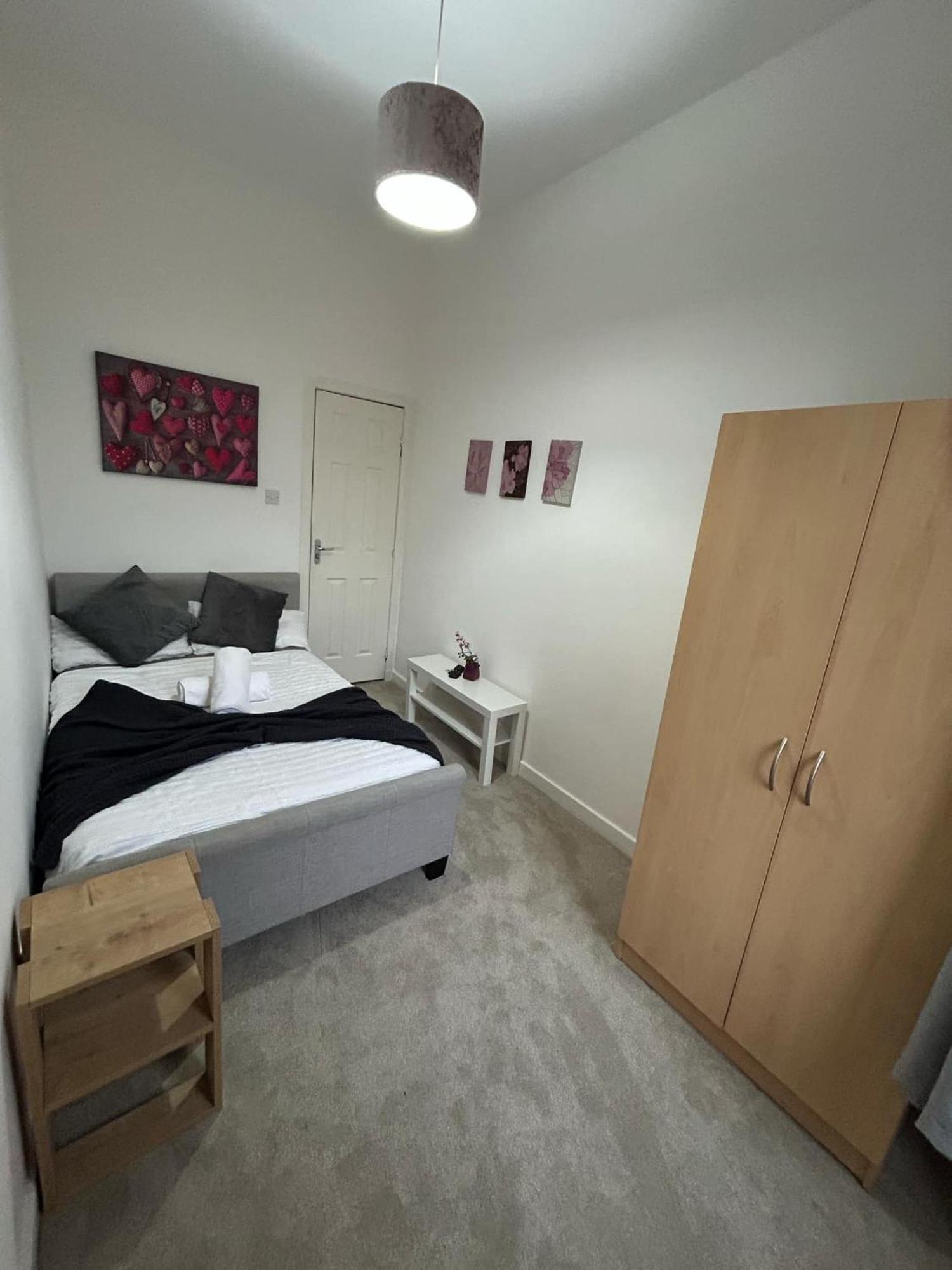 Cozy, Modern Flat In Govan