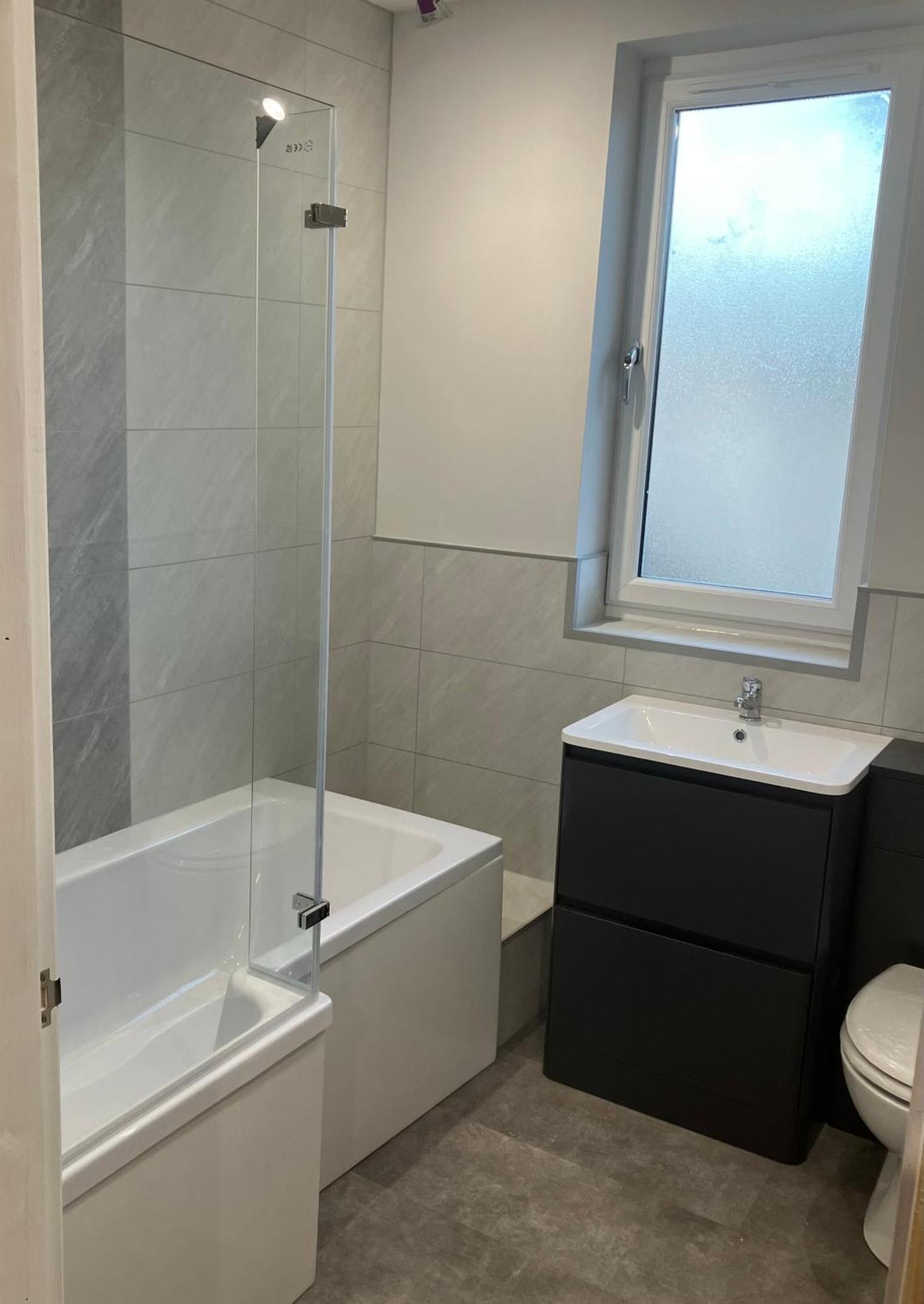 Sleek And Stylish 3 Bed West End House *