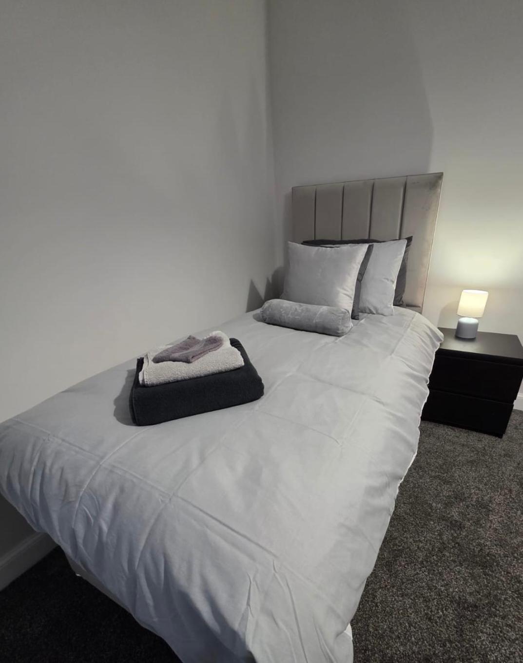 Sleek And Stylish 3 Bed West End House * Glasgow