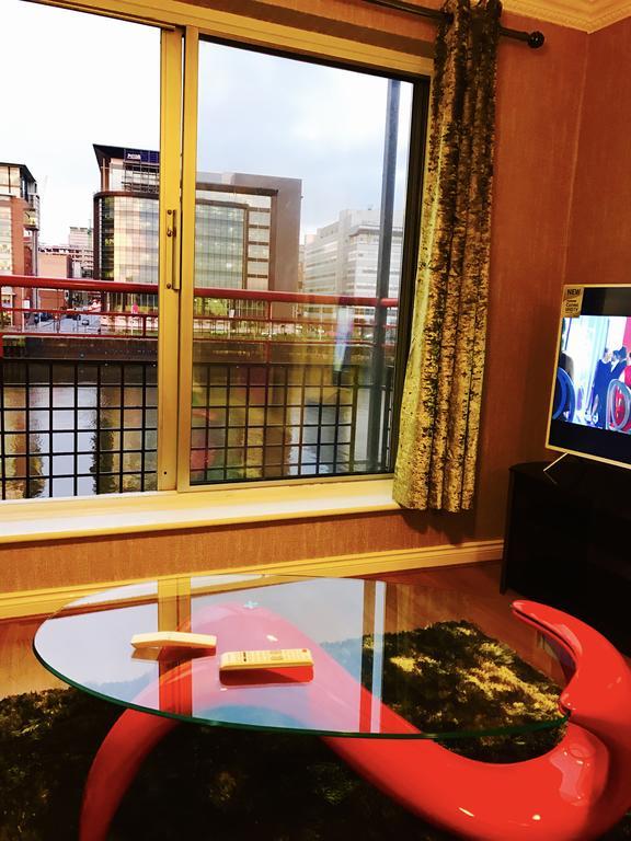 City Centre Flat With River Views And Parking Apartment *