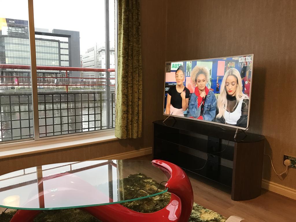 Apartment City Centre Flat With River Views And Parking Glasgow