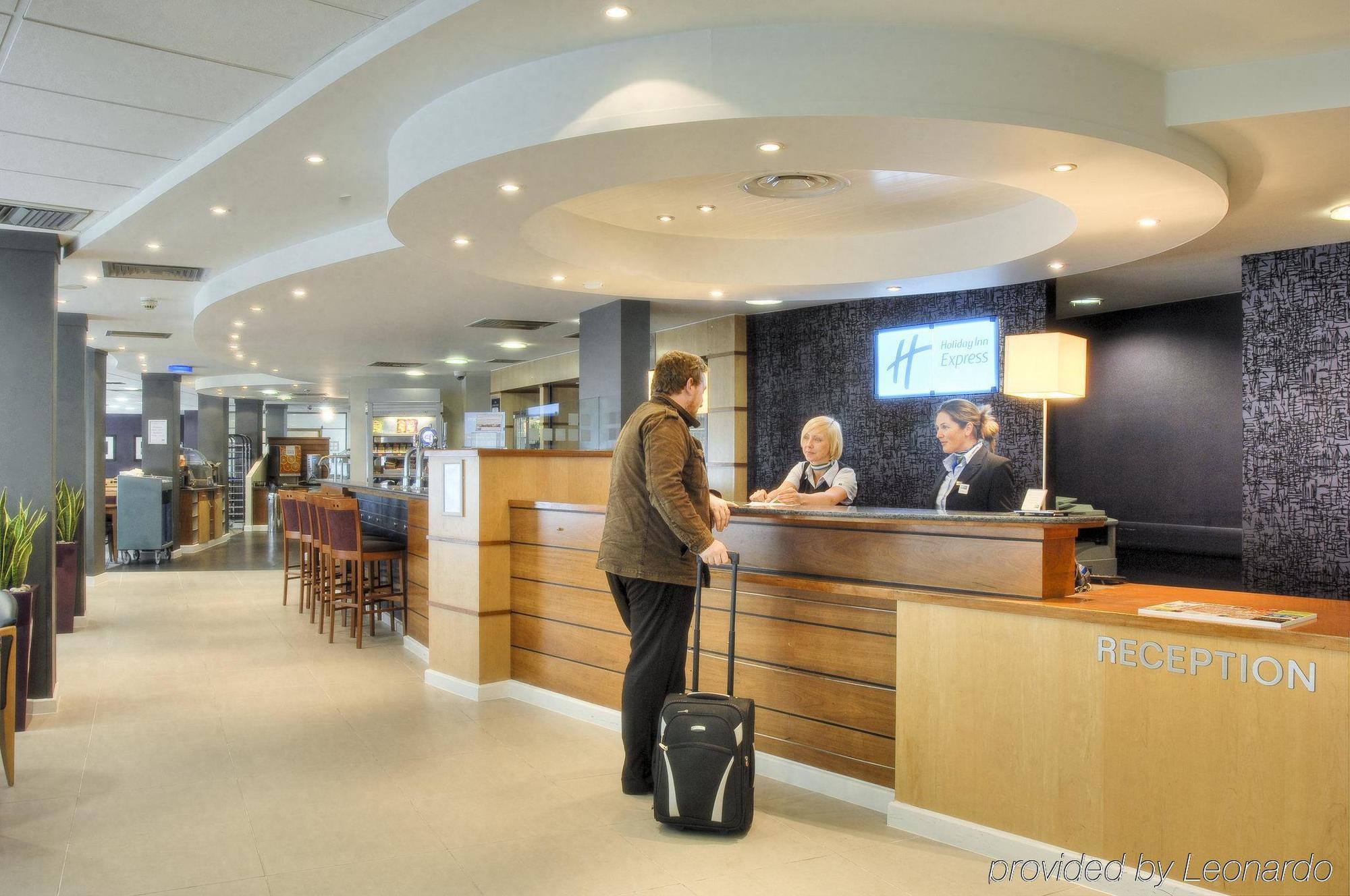 Hotel Express - - Ctr Riverside By Ihg 3*