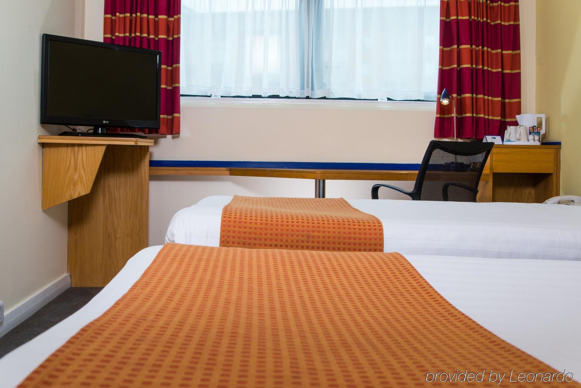 Express - - Ctr Riverside By Ihg 3*
