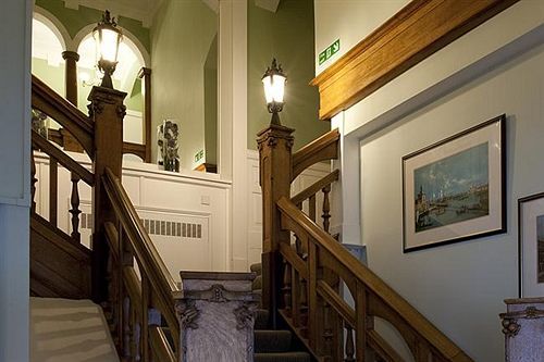 Orchard Park Hotel