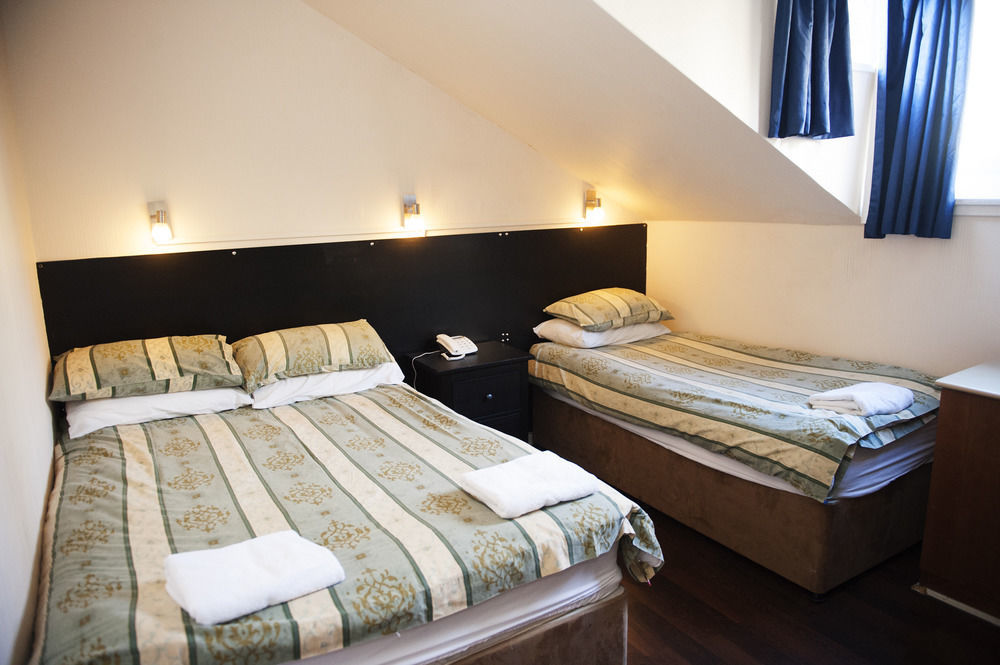 Charing Cross Guest house 3*