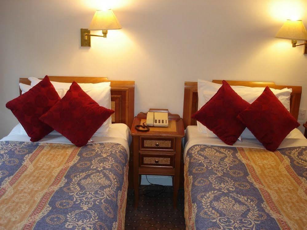 Kings Park Hotel