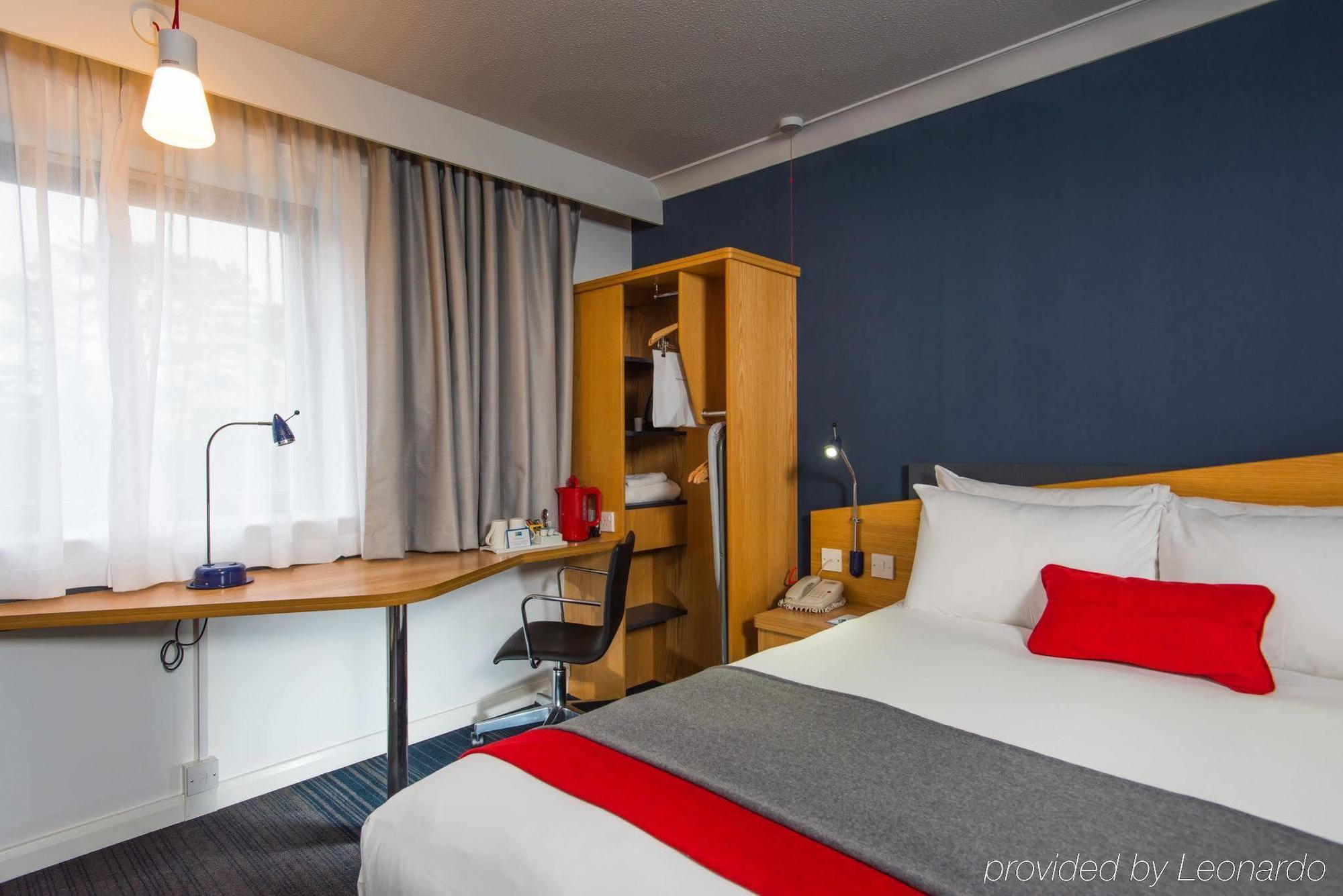 Express - - Ctr Riverside By Ihg Hotel