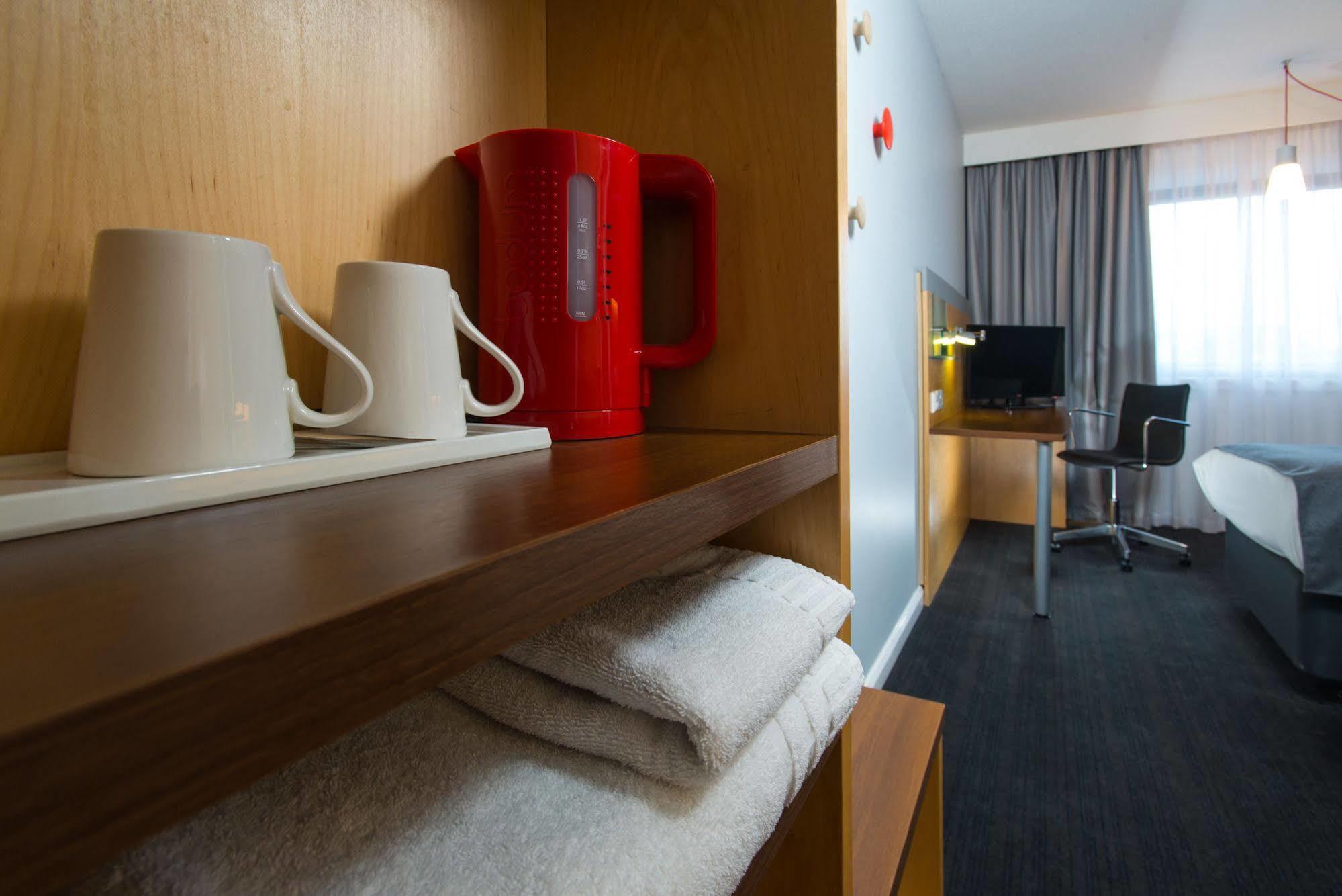 Hotel Express - - Ctr Riverside By Ihg