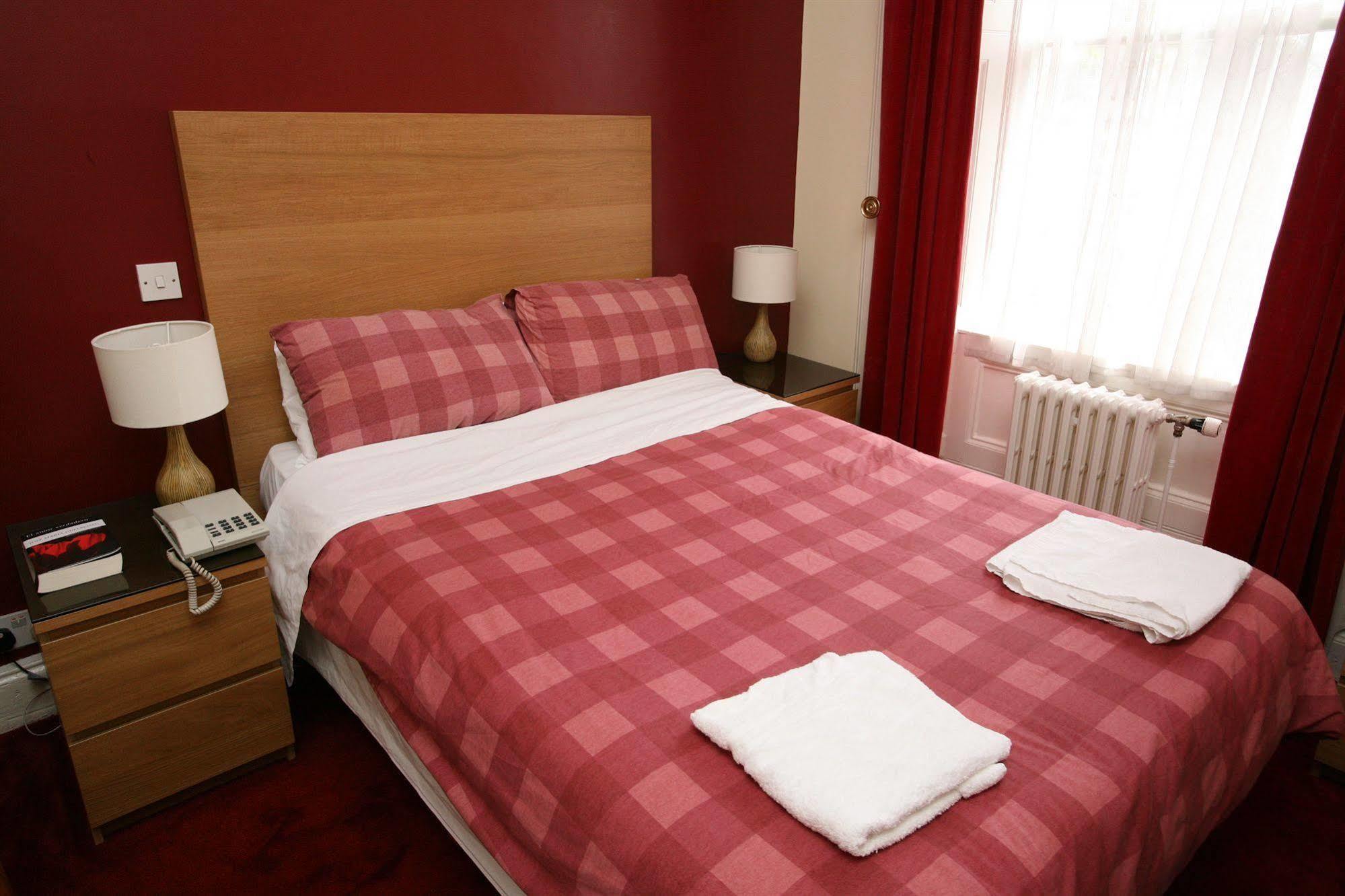 Clifton 3*