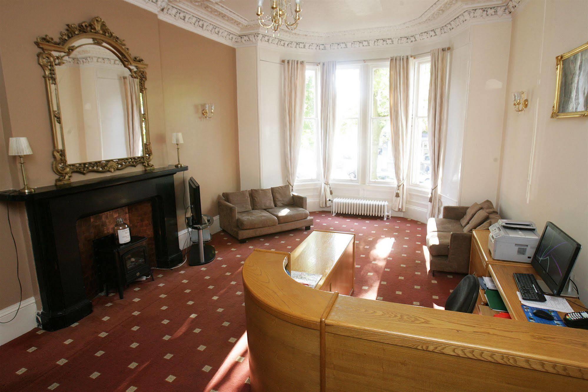 Guest house Clifton 3*