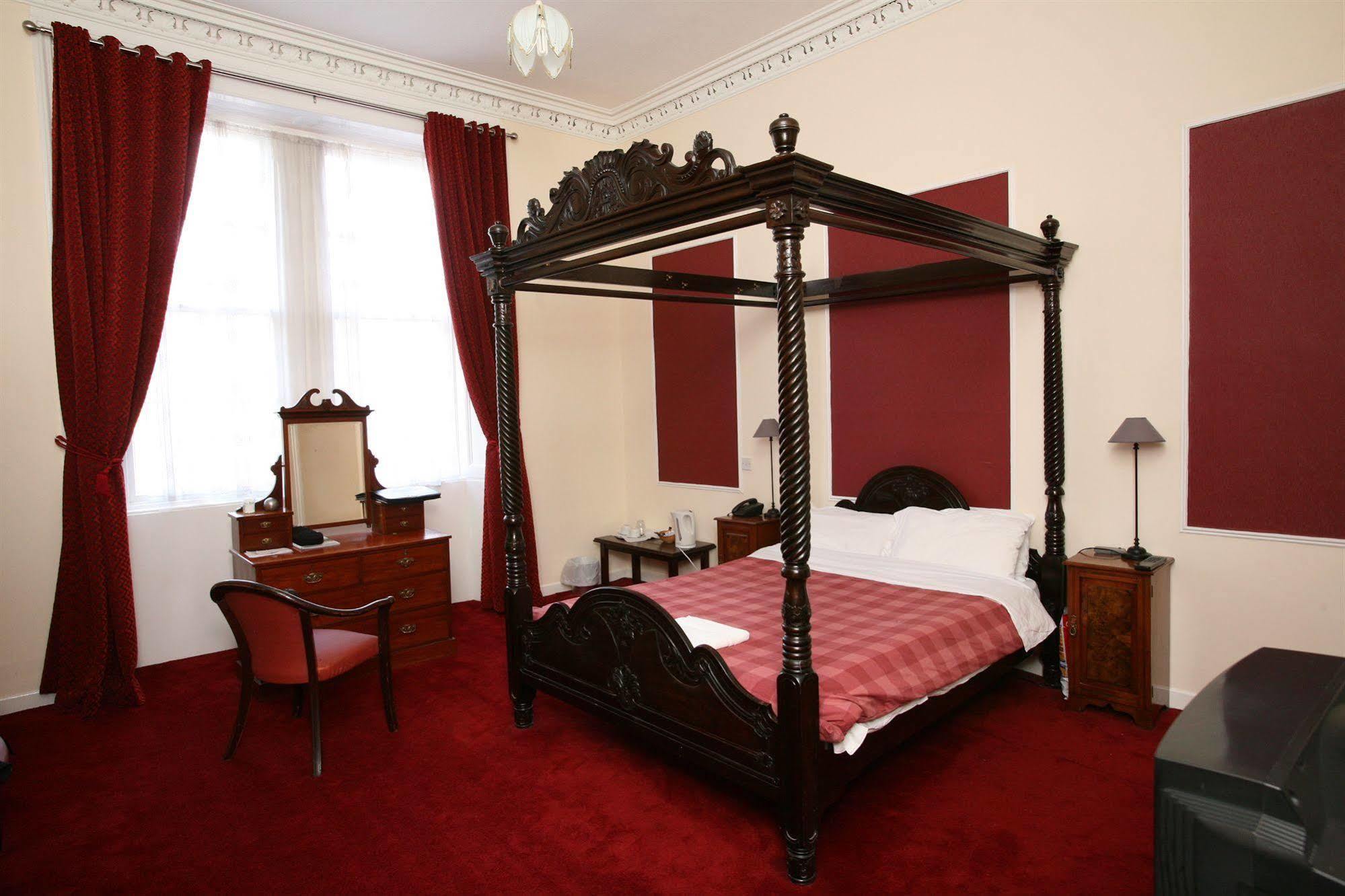Clifton 3* Glasgow