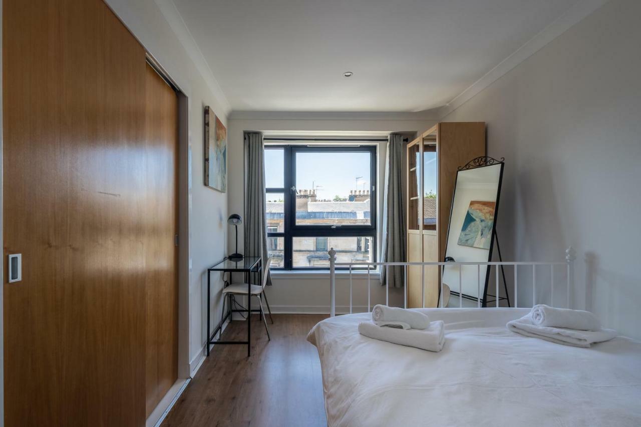 3 Bedroom Hillhead, With Balcony And Roof Garden Glasgow