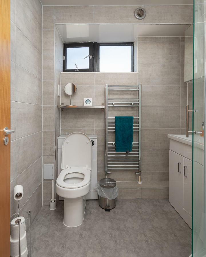 3 Bedroom Hillhead, With Balcony And Roof Garden Glasgow