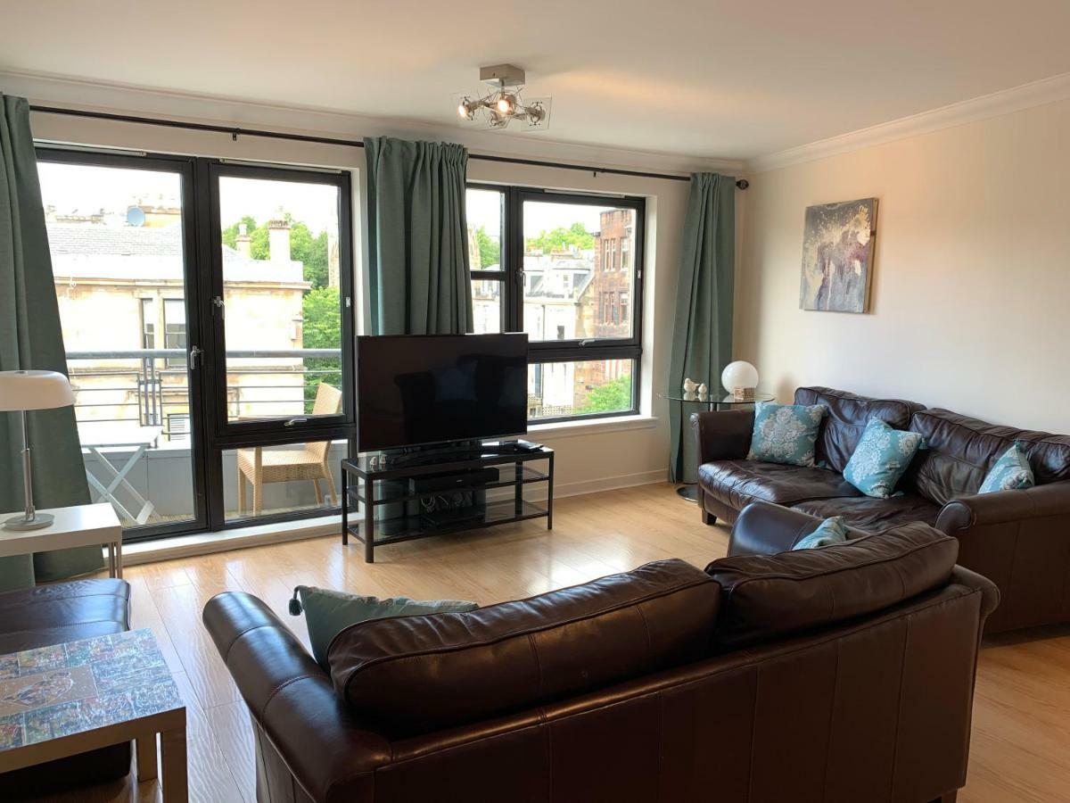 3 Bedroom Hillhead, With Balcony And Roof Garden Apartment *
