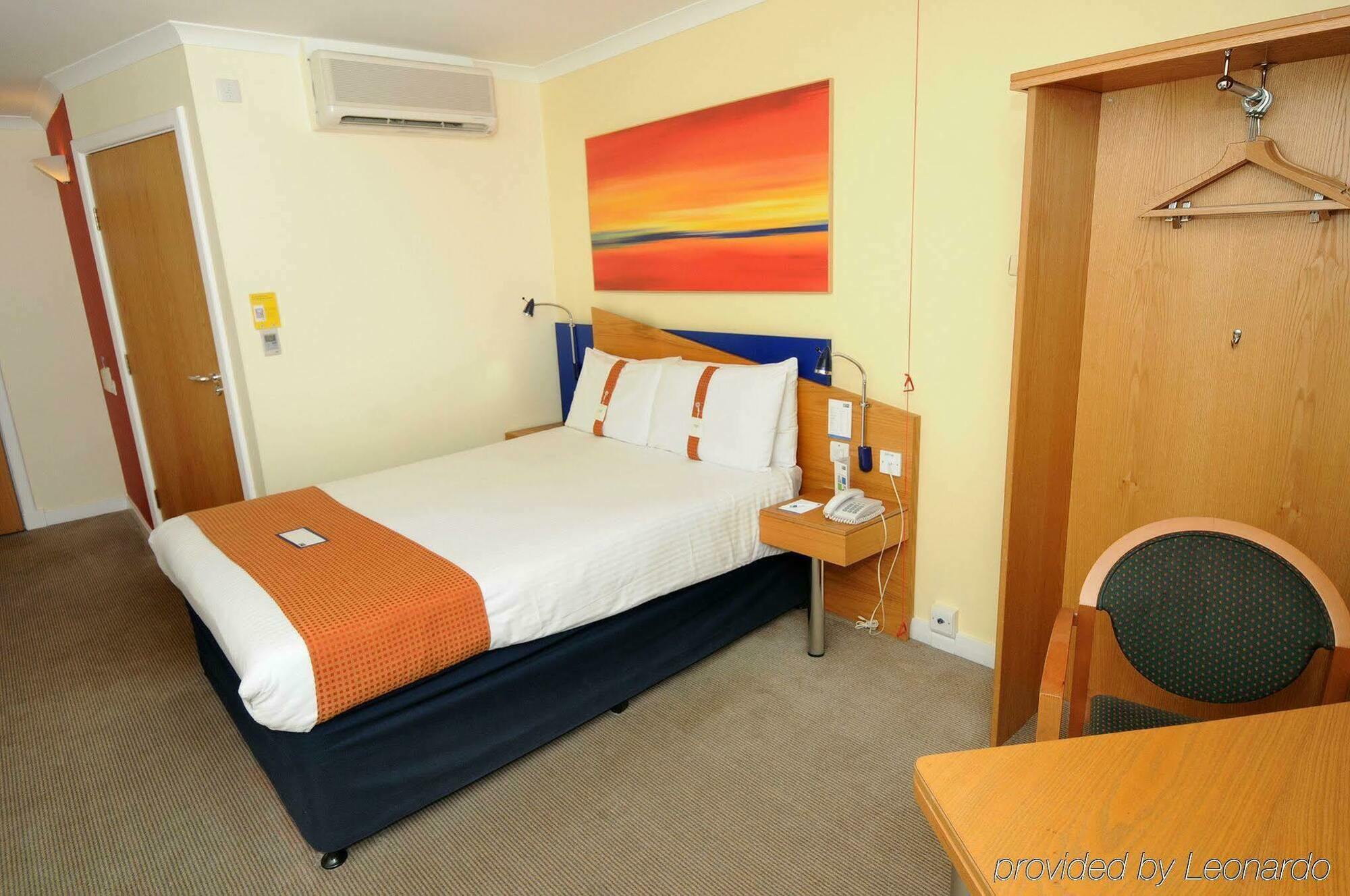 Express - - Ctr Riverside By Ihg Hotel