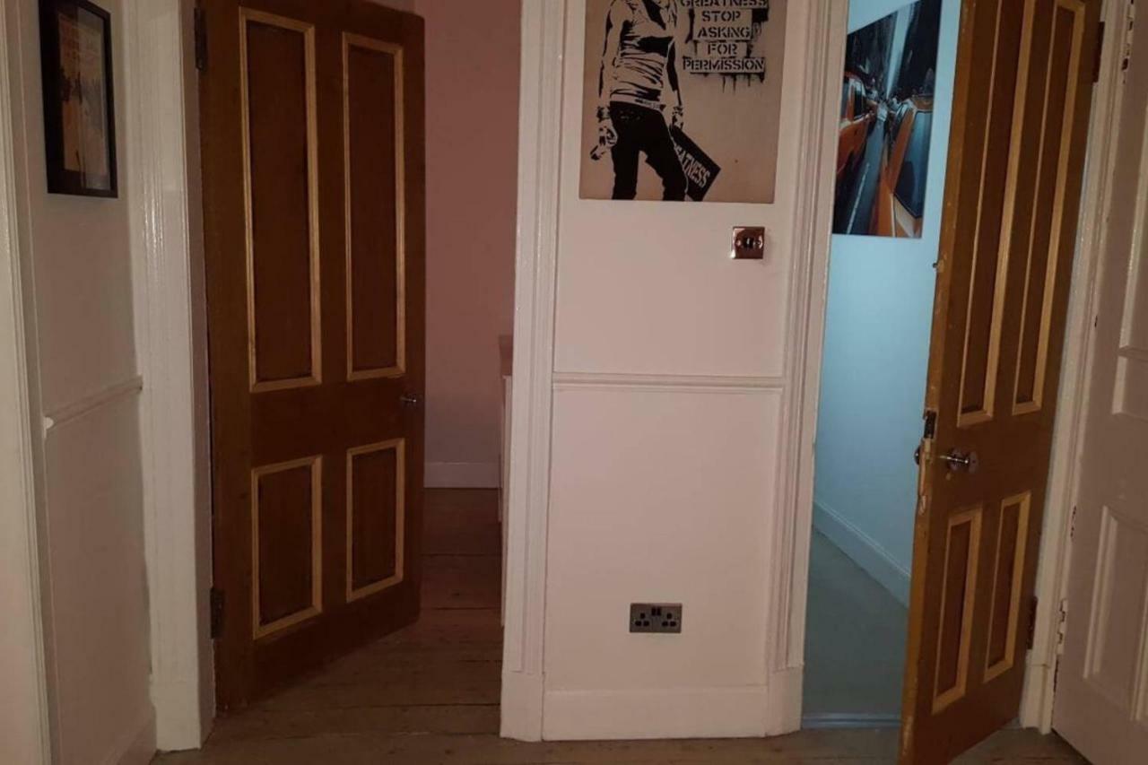 Lovely Victorian 2 Bed Apartment Glasgow