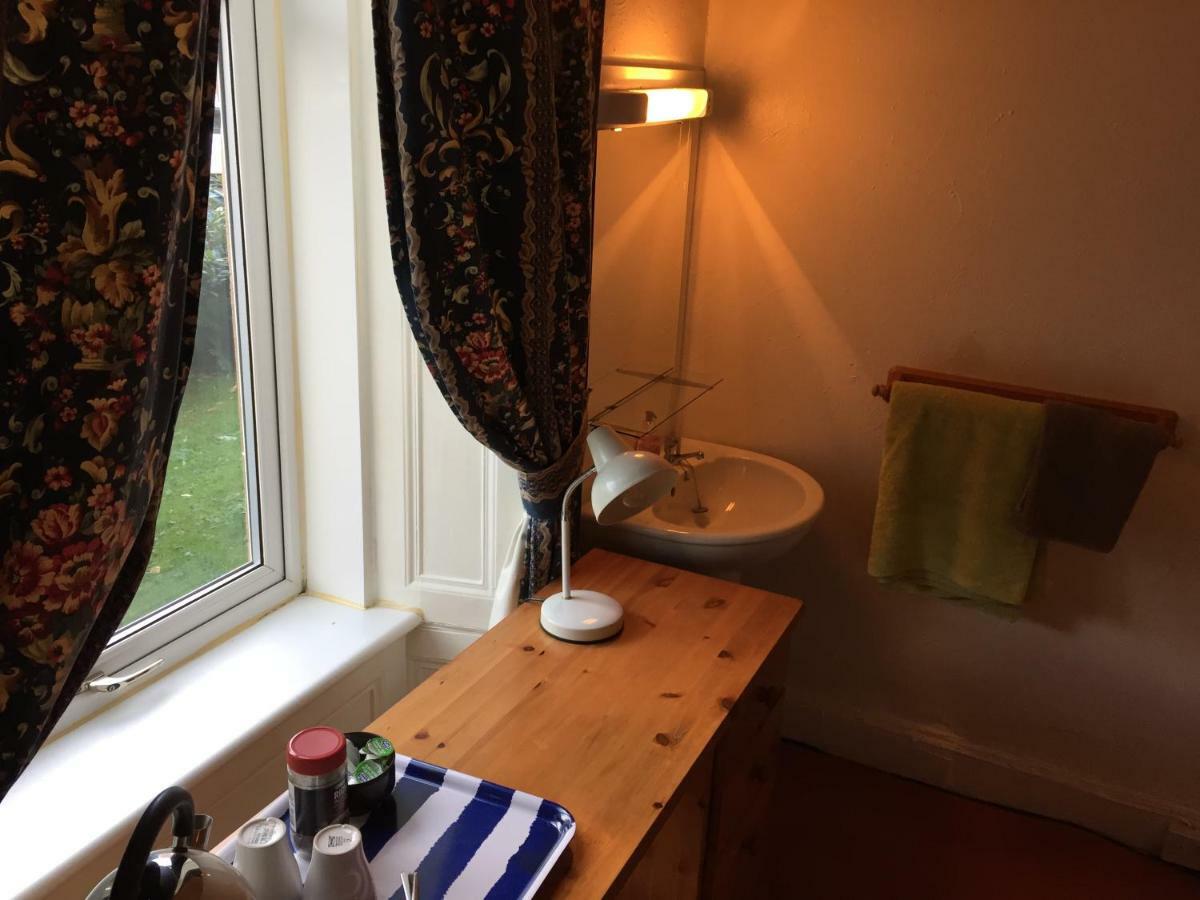 Guest house Glades House 4*