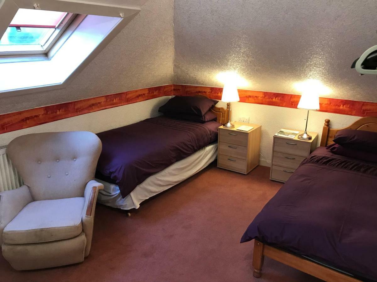 Guest house Glades House 4*