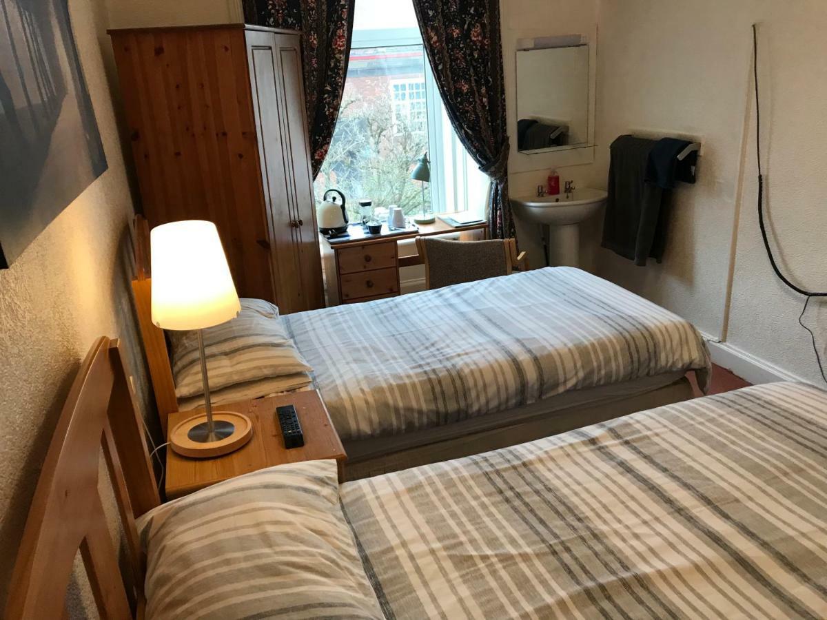 Guest house Glades House 4*