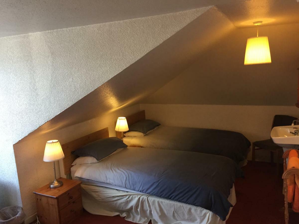 Guest house Glades House 4*