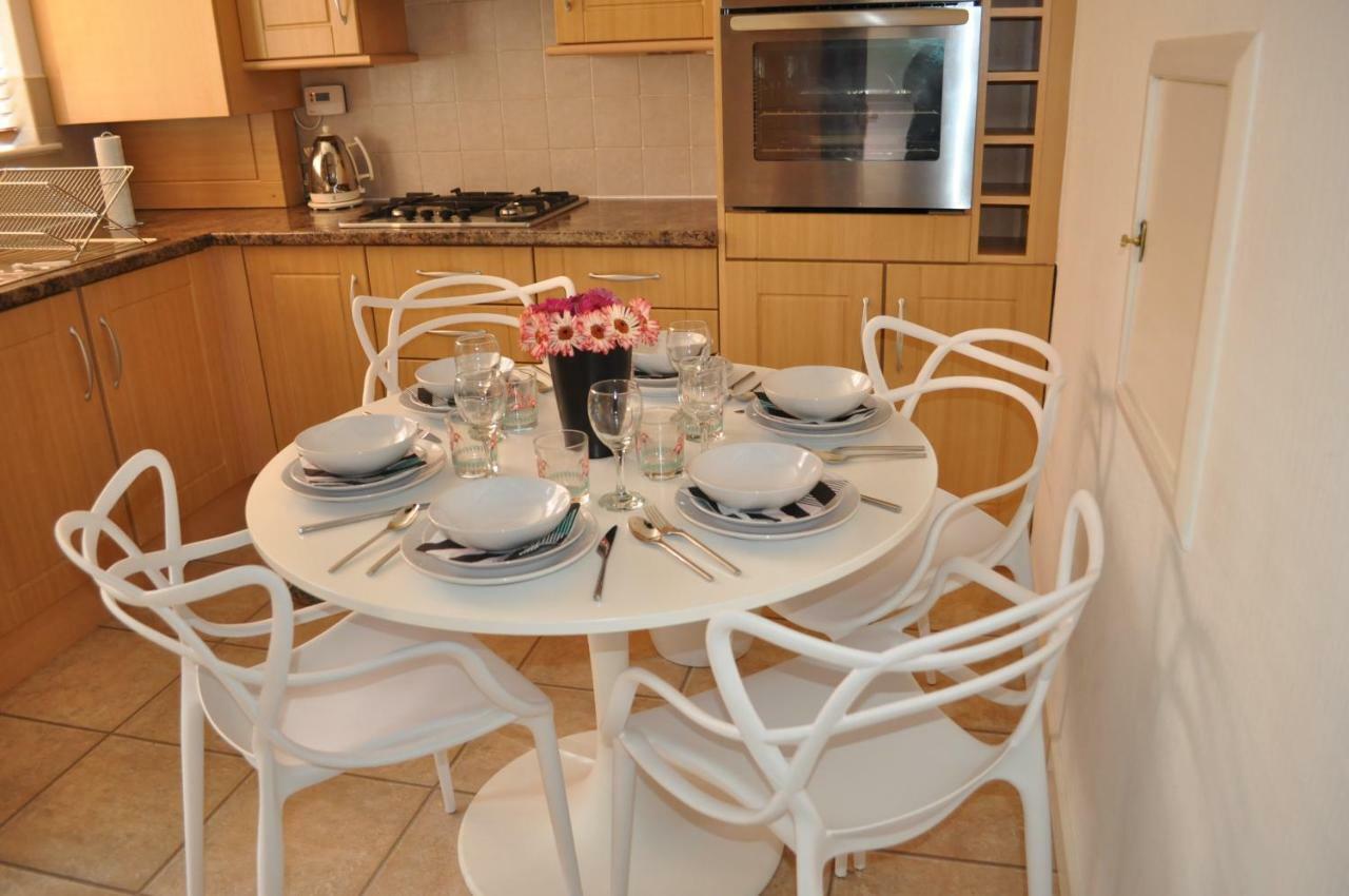 Fantastic 3 Bedroom House In Langside/shawlands Holiday home *