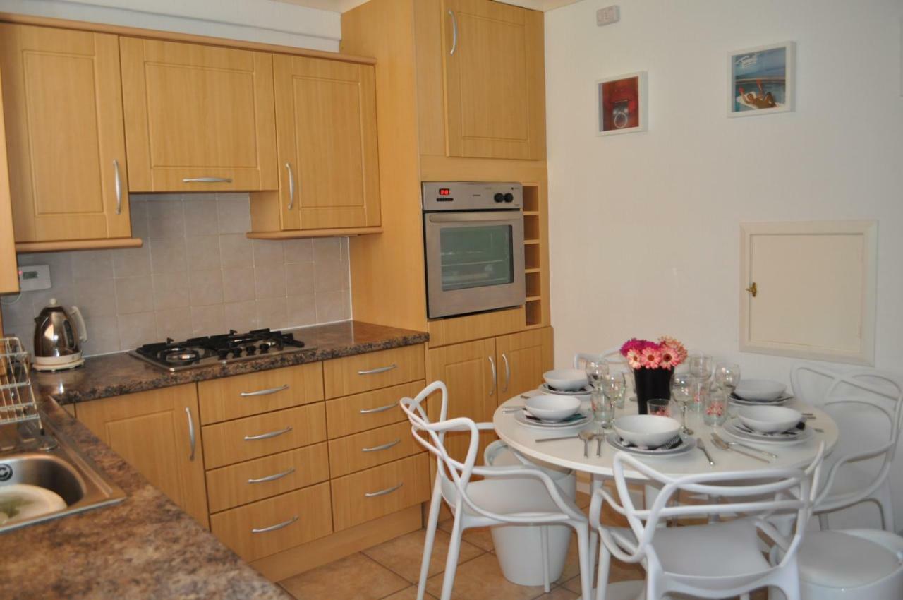 Fantastic 3 Bedroom House In Langside/shawlands Holiday home *