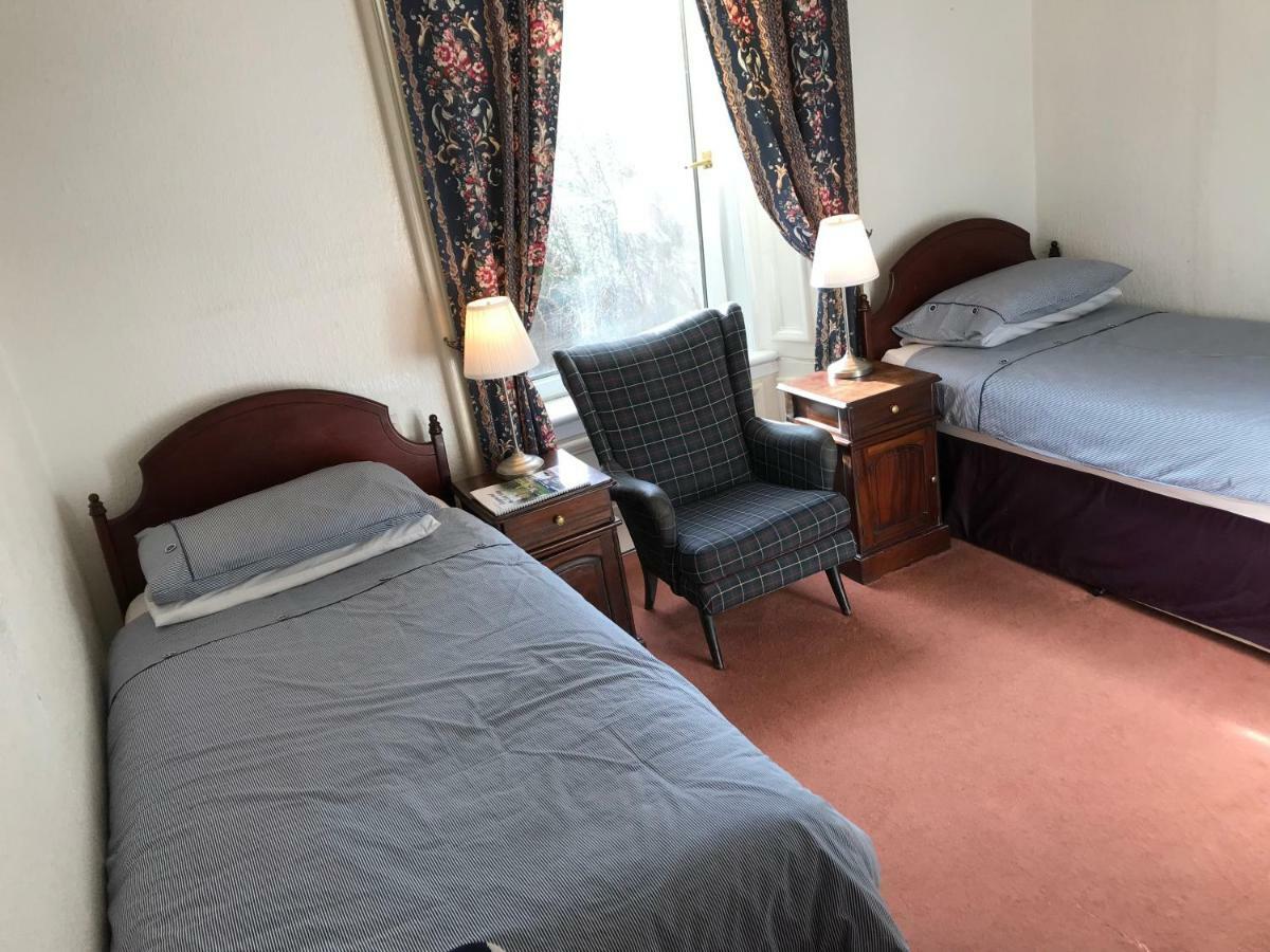 Glades House Guest house
