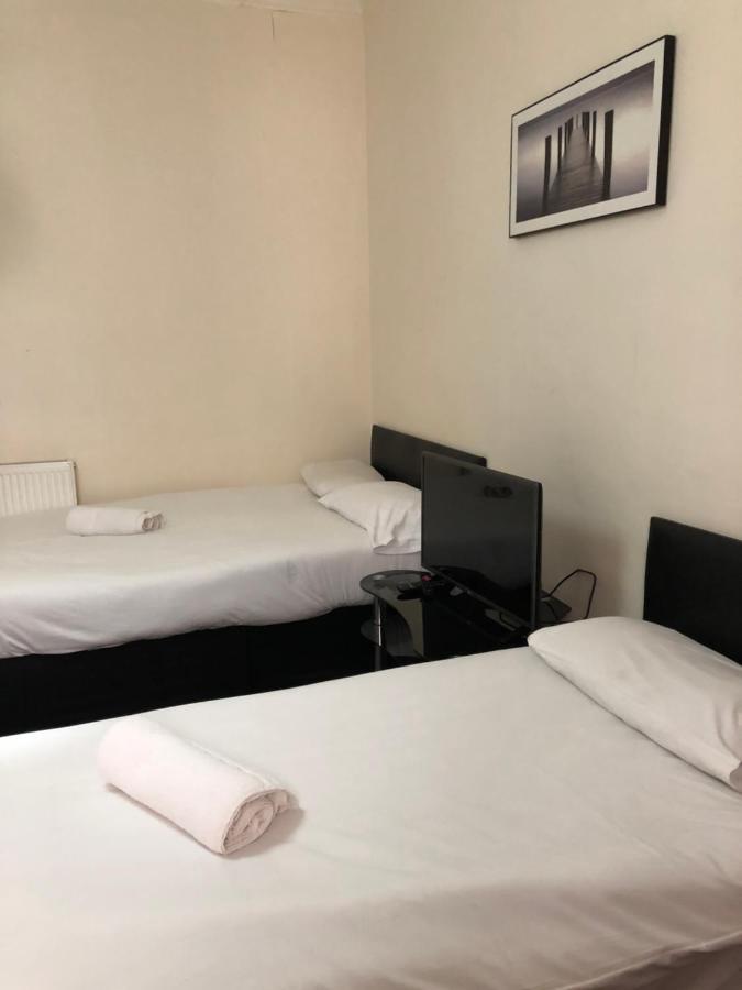 Renfrew At Centre Bed & Breakfast