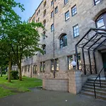 Stunning 2 Bed Merchant City Apartment With Residents Parking