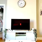 West End, 3 Bedroom Apt, Close To Sec, Hydro, City Centre And Motorway