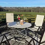 A Cosy Two-Bedroom Cottage Near Loch Lomond