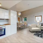 Stylish Ensuite In Maryhill