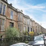 The West End Retreat - Your Luxurious 5* Apartment